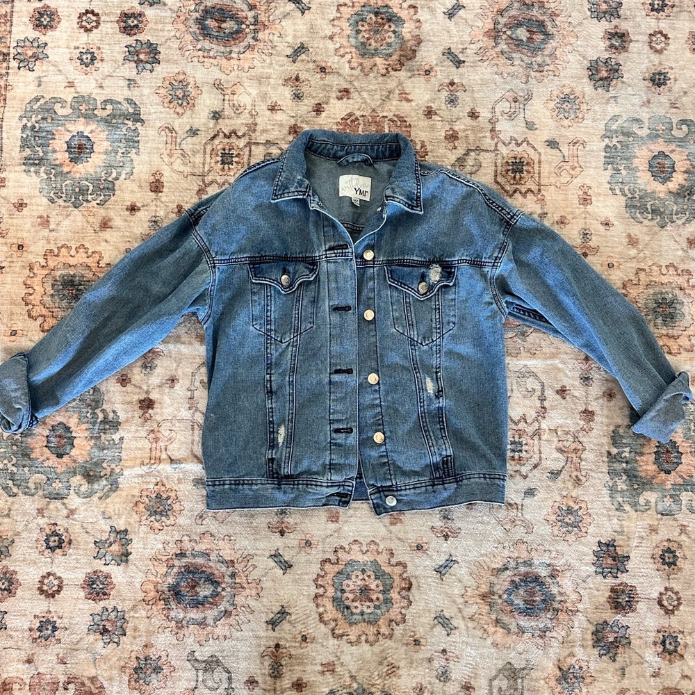 Classic denim jacket with pockets